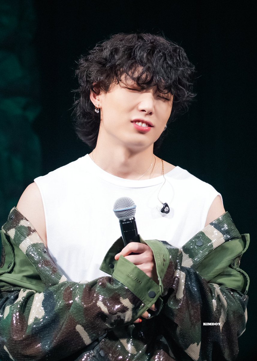 19951221_com's tweet photo. 💙
#바비 #バビ #BOBBY https://t.co/Xn0CaDHCd9