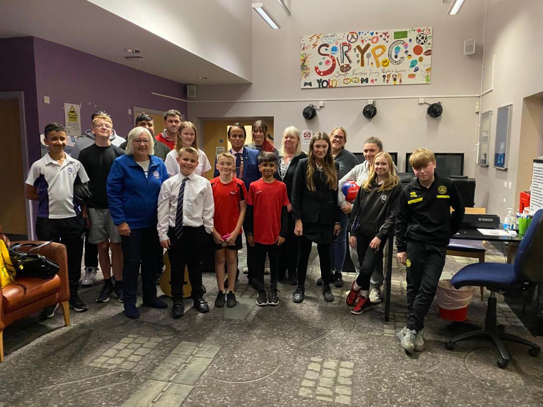 Ruislip Lions visit to South Ruislip young carer