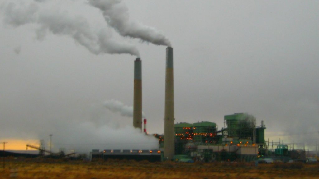 bilaterals_org's tweet photo. The urgent need to address #ClimateChange is hindered by #ISDS

▶️New @ciel_tweets brief argues that #ISDS acts as subsidies for fossil fuel industries, conflicting with the Paris Agreement’s aim to align financial flows with low emissions pathways

https://t.co/iy5CF8BzQ2 https://t.co/LIGnlw2iB8