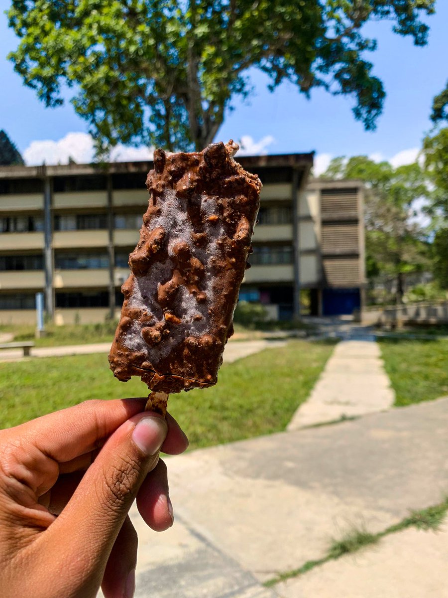 kimmsbguerrero's tweet image. ¡Limonada de coco, Mandarina y napolitano ya se encuentran disponibles en @kimheladitos y en la USB! Puedes pasar por un delicioso postre frío al @MAC_USBve en MyS pb a la derecha 🍦🌈 
WhatsApp para más información bit.ly/3uYXHA1