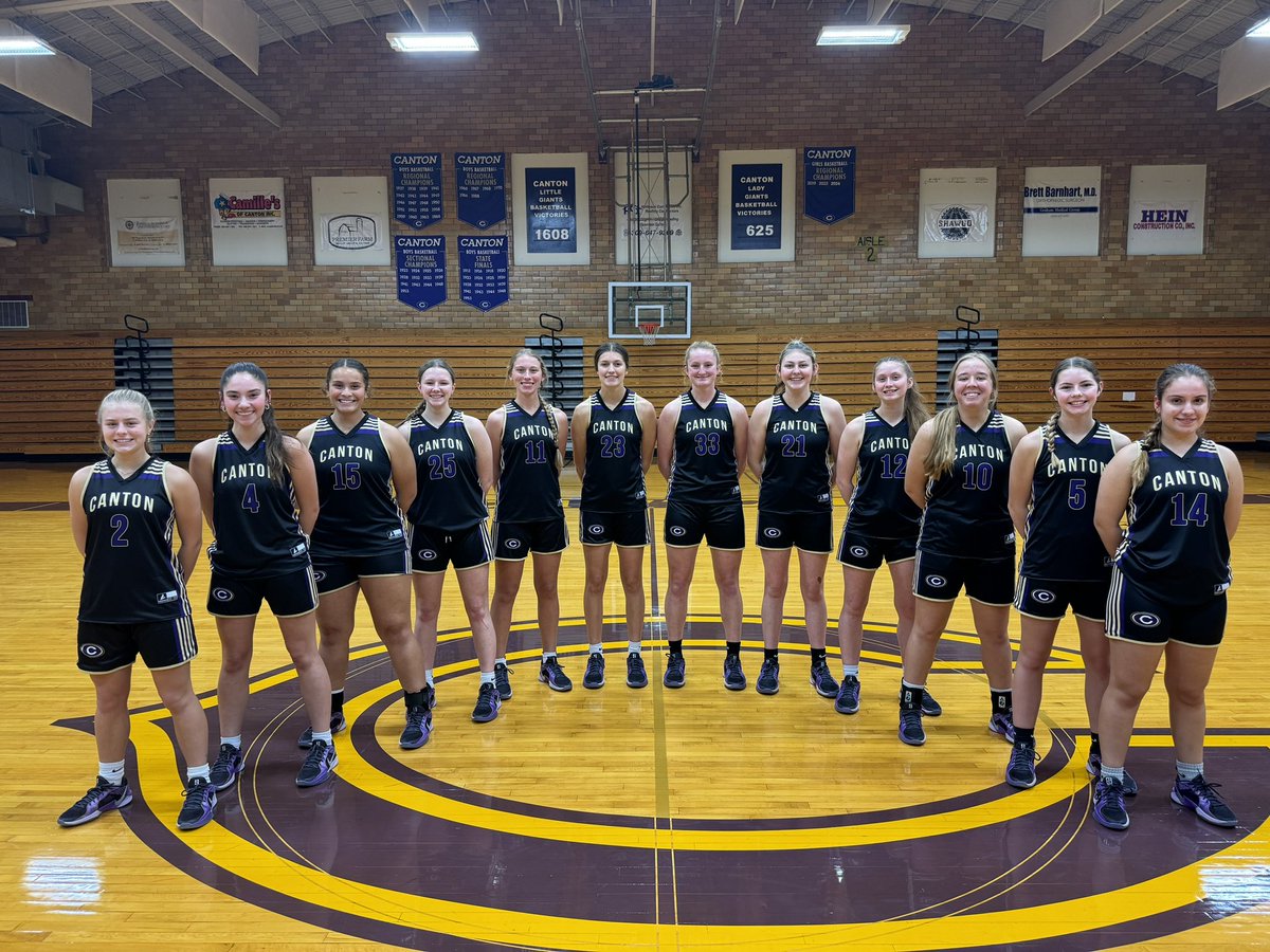 Ready!! 2024-2025 Canton Little Giants Varsity Girls Basketball Team. A special thanks to Boosters for our new practice gear😀🏀🙌🏻