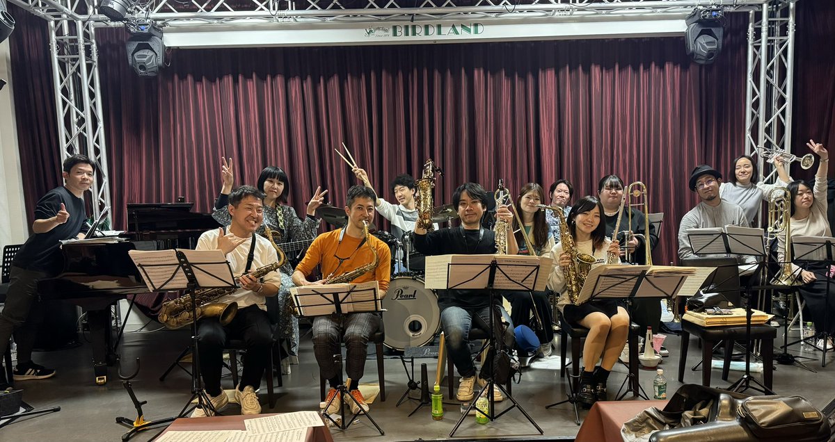 Big Bird Band (@bigbirdband2018) on Twitter photo 本日リハーサルでした!各々のソロはもちろん、メンバーのアンサンブル力がすごく、心地いいサウンドができてきてます。ぜひ28日足を運んで体感していただけたらと。詳細、予約は下記より。
bird-land.co.jp/schedule/big-b…
よろしくお願いします! 本日リハーサルでした!各々のソロはもちろん、メンバーのアンサンブル力がすごく、心地いいサウンドができてきてます。ぜひ28日足を運んで体感していただけたらと。詳細、予約は下記より。
bird-land.co.jp/schedule/big-b…
よろしくお願いします!