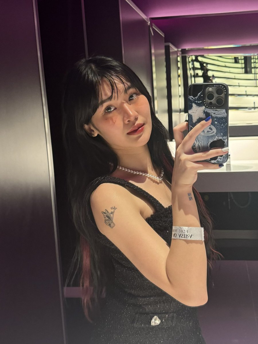 calledmemyyuk's tweet photo. ฝากรอติดตามผลงานเพลงของศิลปินในค่าย #BibbidiiEntertainment ที่ Produce โดยพี่หยก Qeetha เขียน คำร้องโดย #MYYU ด้วยนะคะ 2025 เจอเลย🙇🏻♀️ ฝากตัวด้วยค่า
#BibbidiiGroupGrandOpeningPerAsperaAdAstra #MyyuKhawisara #19Lab48 #Qeetha #19Lab82 https://t.co/tUK7G3iLuP