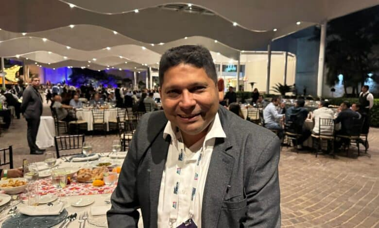 ReportAcero tweet media