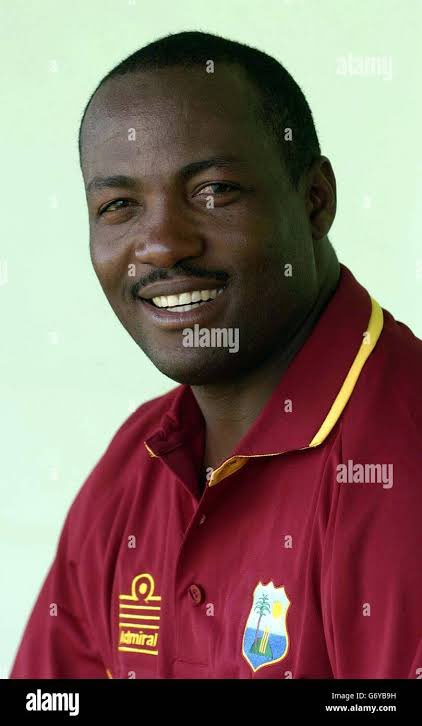 khiladivicky__'s tweet photo. Brian Lara                         Behan ka Laura * https://t.co/cIMc63krI8