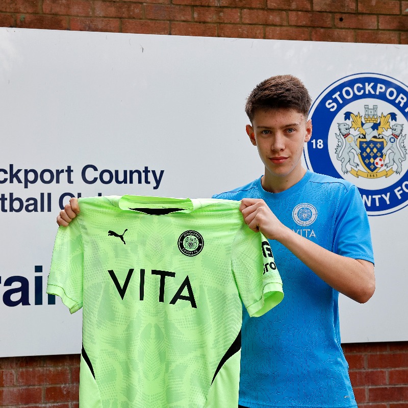 StockportCounty's tweet photo. ✍️🧤 We are delighted to announce that Academy Scholar goalkeeper Cian O'Shea has signed his first professional contract with #StockportCounty, joining on a deal at Edgeley Park until 2027.

Congratulations, Cian! 👏