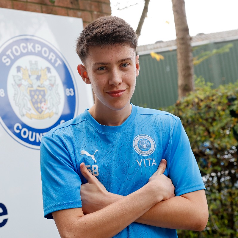 StockportCounty's tweet photo. ✍️🧤 We are delighted to announce that Academy Scholar goalkeeper Cian O'Shea has signed his first professional contract with #StockportCounty, joining on a deal at Edgeley Park until 2027.

Congratulations, Cian! 👏