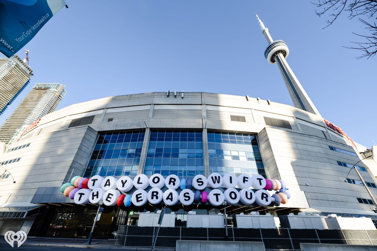 iHeartRadioCA's tweet photo. i think it's safe to say, Toronto is ready for it, Taylor 💖  #TSTheErasTour #TaylorSwift https://t.co/FiCB5jq6JF