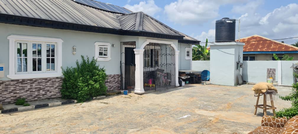PaigePrecious2's tweet photo. DIRECT BRIEF ✅✅✅ still available  3 bedroom bungalow  60/60 in  mowe, with global c of O. Price 30m asking
Call09016703171 
WhatsApp 07042530368 https://t.co/dSf4mzbwXa