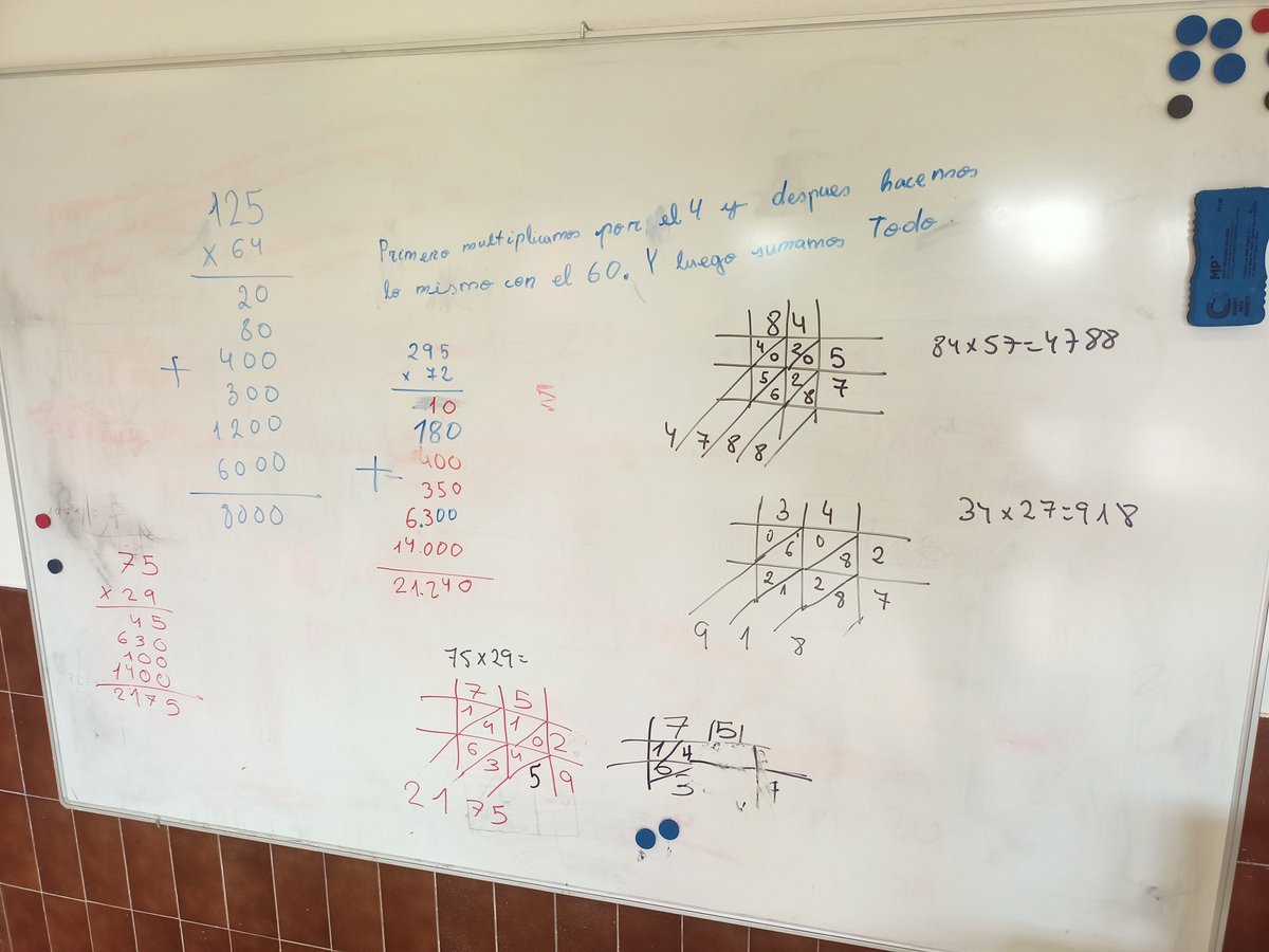 Dominbenito's tweet image. Observad cómo hago esta operación.
¿Cómo lo he hecho? 
¿Podéis hacer otra con el mismo procedimiento? 
¿Por qué funciona?
#Algoritmos 
#Matemáticas #Multiplicación