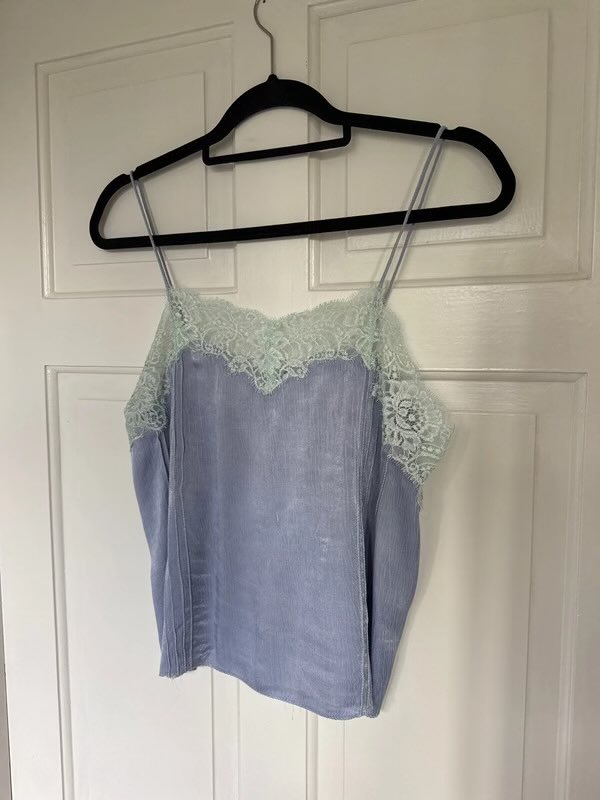 TOTChaise's tweet photo. I’m selling some clothes on @vintedUK https://t.co/8S8Lu9EA61 #vinted #selling #clothes #sellingclothes https://t.co/UP68EEnIOO