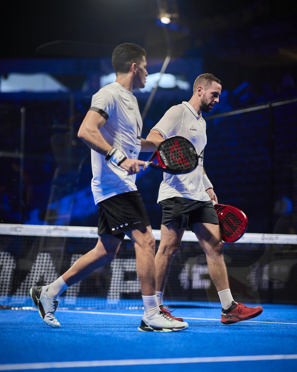 Martes de partido en #KuwaitPremierPadelP1 🎾

Pista 1 ~ Cuarto partido de la jornada.

🔴LIVE MATCH: youtube.com/live/tHOx6akz2…