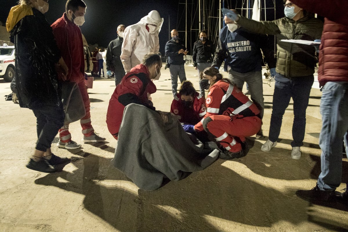 With over 40 NGOs we call on EU leaders to uphold the right to #asylum! 
In our new joint statement we urge to:
👉focus   on compliance and rights in the implementation of the EU Pact
👉refrain from arbitrarily detaintion 
👉ensure accountability 
More: caritas.eu/eu-leaders-sho…