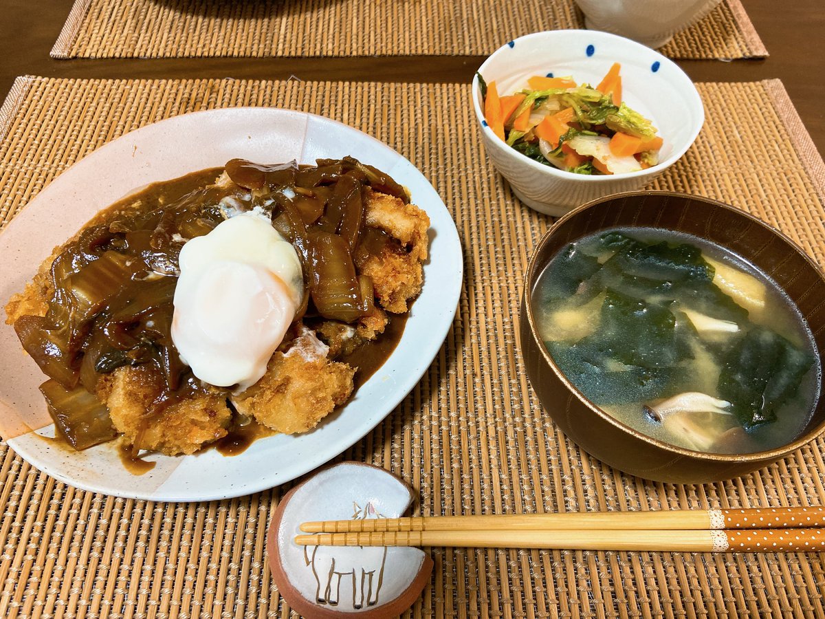 maayu_ROOM's tweet photo. 今日の夜ご飯🍚
❋デミみそチキンカツ
❋白菜とにんじんのお浸し
❋油揚げ・しめじ・わかめの味噌汁

なにわちゃん3周年おめでとうだよ🥺✨

#おうちごはん https://t.co/nyCMn5IRdp