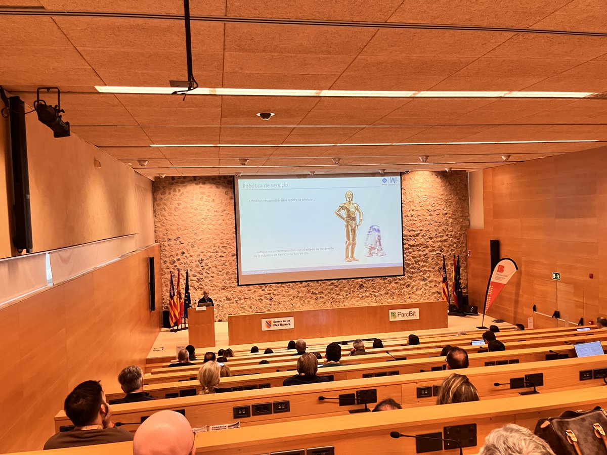 HisendaGOIB's tweet image. Un centenar de persones assisteixen al @parcbit a una jornada pionera sobre robòtica aplicada al  sector de l’hoteleria i la restauració.

✅Nota de premsa: tn.caib.es/JornadaRobotica