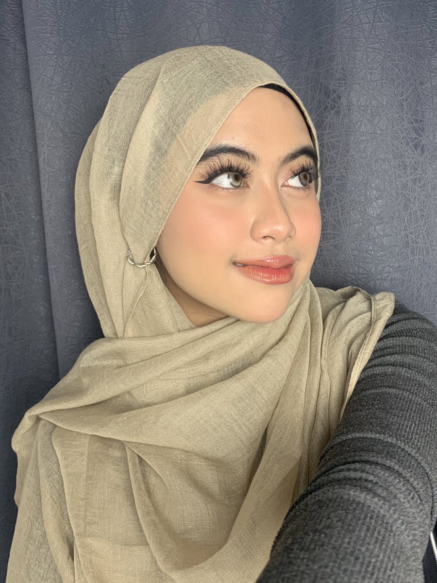 dini manis tweet media