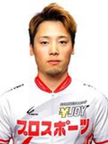 本日は 南潤 選手(和歌山県111期 Ｓ級２班)の27歳の誕生日です。(1997/11/13)
18 ｽﾀｰﾗｲﾄｸﾗｳﾝ(函館)優勝
次回斡旋：2024年11月14日(木) ぱーぷるカップ・ＣＴＣ杯(奈良F1)