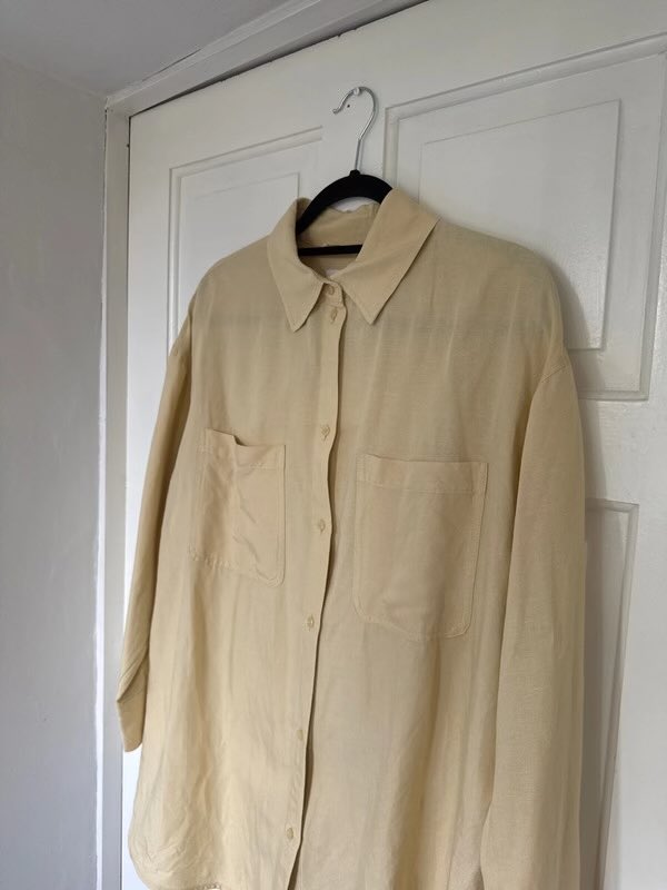 TOTChaise's tweet photo. I’m selling some clothes on @vintedUK https://t.co/rlTXrUvQjZ #h&amp;m #vinted #sellingclothes #selling https://t.co/DzTnJdzb8L