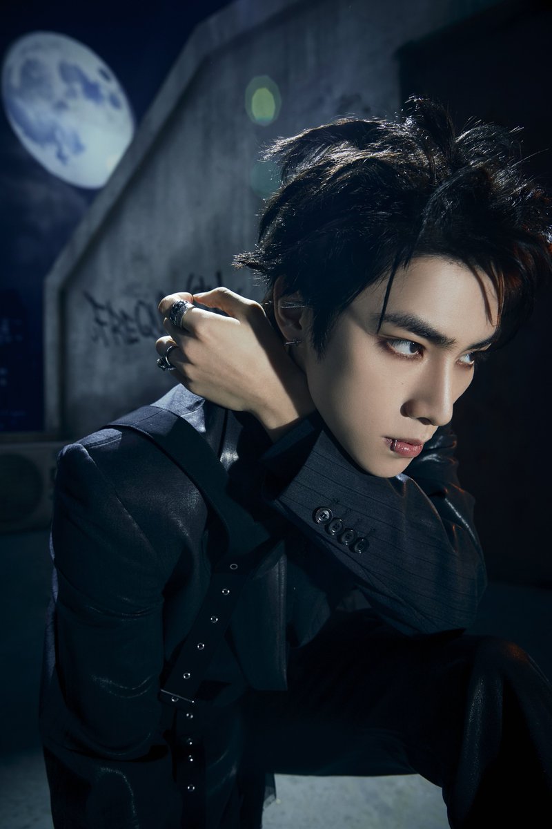 WayV_official's tweet photo. WayV The 6th Mini Album ‘FREQUENCY’ Image Teaser 2 #XIAOJUN
 
【FREQUENCY - The 6th Mini Album】
➫ 2024.11.25 (CST/KST)
 
🖐️Pre-Release ‘HIGH FIVE’
➫ 2024.11.19 (CST/KST)
 
💿Pre-order
https://t.co/FB5X6wn4aE
 
#WayV #威神V #FREQUENCY
#WayV_FREQUENCY https://t.co/Y4ao7j0QGq