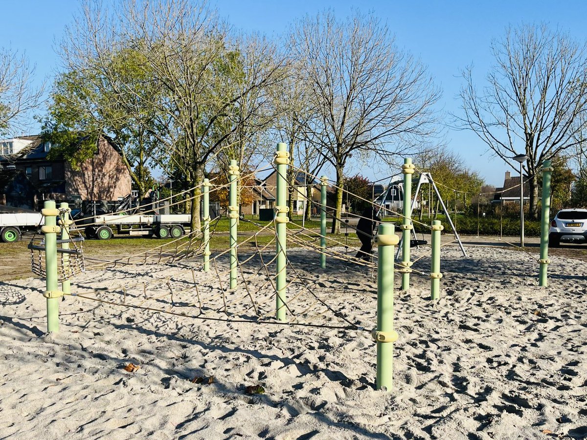 BoasBV's tweet photo. Terranos zijn veelzijdige netscapes die je aan elk terrein kunt aanpassen. Je vindt een splinternieuw exemplaar aan De Lisdodde in Zwartsluis! 🐒 https://t.co/qkTPtSEM1f
