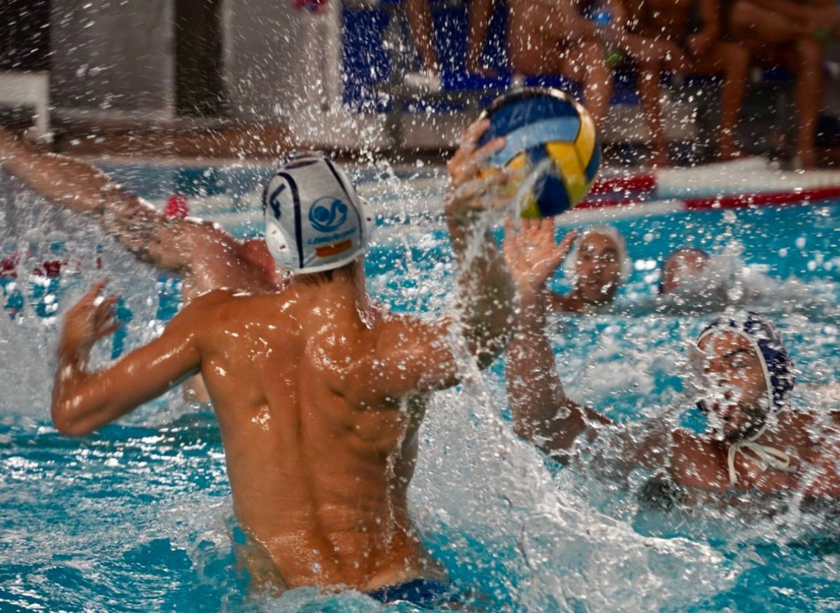 LEWaterpolo's tweet photo. 📸 𝐆𝐀𝐋𝐄𝐑𝐈́𝐀 𝐃𝐄 𝐅𝐎𝐓𝐎𝐒 | 𝐋𝐄𝐖𝐚𝐭𝐞𝐫𝐩𝐨𝐥𝐨 𝐃𝐇𝐌 🤽‍♂️

🆚CE Mediterrani - Geodesic Real Canoe NC
🆚 SolarTradex CN Mataró - CN Barcelona
🆚 CN Sant Andreu - CN Terrassa

📷 | Xavi Ballart, Àlex Tàctic, CN Sant Andreu

#LEWaterpolo https://t.co/F0X1ZR2gBe