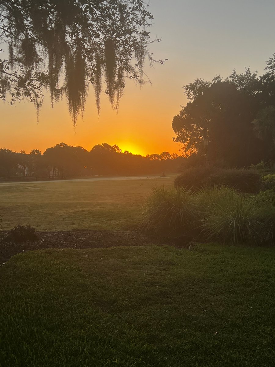 ccarter1969's tweet image. Welcome to #ASUGConnect in Florida… So excited to have our leader Chris handing out his #MasteringSAP books and talking all things #sap #approyolife