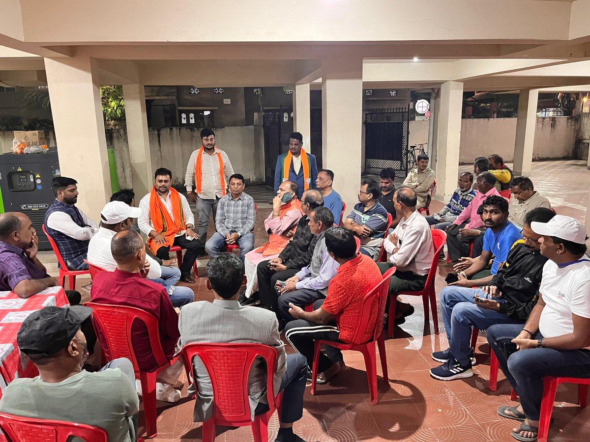 AV_JASWAL's tweet image. &quot;आज देर शाम चुटिया के गणपत नगर में माननीय विधायक श्री सीपी सिंह जी के साथ कार्यक्रम में शामिल हुआ। क्षेत्र के विकास और जनहित के प्रति उनका समर्पण देखकर प्रेरित हुआ। #रांची #विकास #CPsingh @bjpcpsingh @BJP4Jharkhand