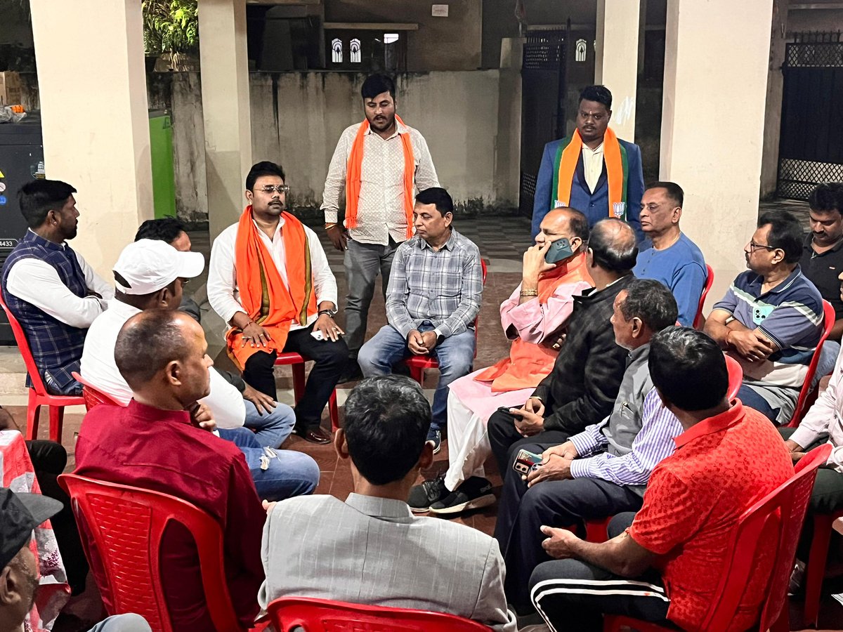 AV_JASWAL's tweet image. &quot;आज देर शाम चुटिया के गणपत नगर में माननीय विधायक श्री सीपी सिंह जी के साथ कार्यक्रम में शामिल हुआ। क्षेत्र के विकास और जनहित के प्रति उनका समर्पण देखकर प्रेरित हुआ। #रांची #विकास #CPsingh @bjpcpsingh @BJP4Jharkhand