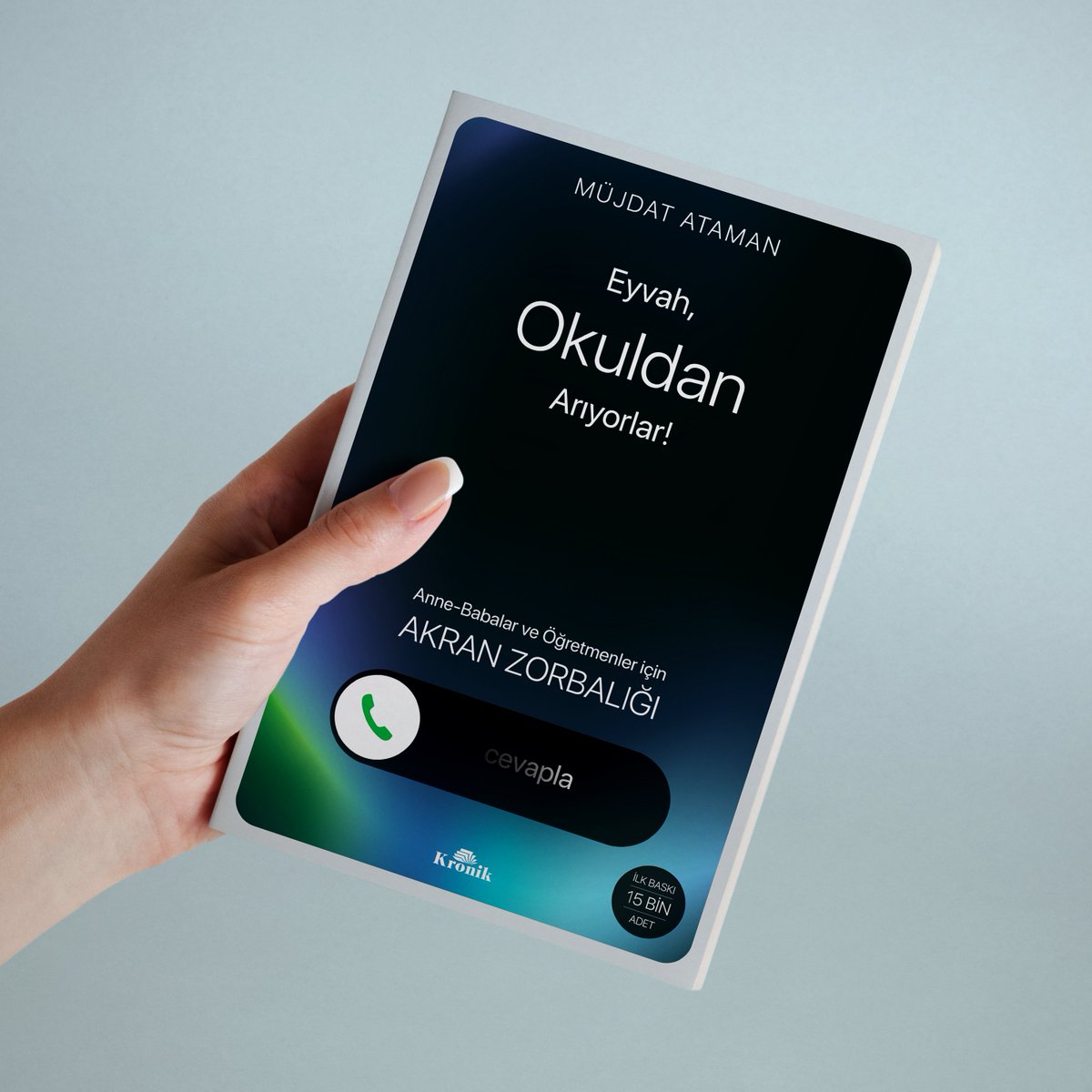 Kronik Kitap (@kronikkitap) on Twitter photo 🔖 YENİ KİTAP / Eğitimci Müjdat Ataman <a href="/ataman_mujdat/">Müjdat Ataman</a>'ın kaleminden, eğitim ve ebeveynlik labirentinde sıkışıp kalanlara rehber bir manifesto: Zorbalığı psikolojik, sosyolojik, bireysel ve toplumsal boyutlarıyla A’dan Z’ye ele alan çarpıcı bir eser.
🔗: kronikkitap.com/kitap/eyvah-ok… 🔖 YENİ KİTAP / Eğitimci Müjdat Ataman <a href="/ataman_mujdat/">Müjdat Ataman</a>'ın kaleminden, eğitim ve ebeveynlik labirentinde sıkışıp kalanlara rehber bir manifesto: Zorbalığı psikolojik, sosyolojik, bireysel ve toplumsal boyutlarıyla A’dan Z’ye ele alan çarpıcı bir eser.
🔗: kronikkitap.com/kitap/eyvah-ok…
