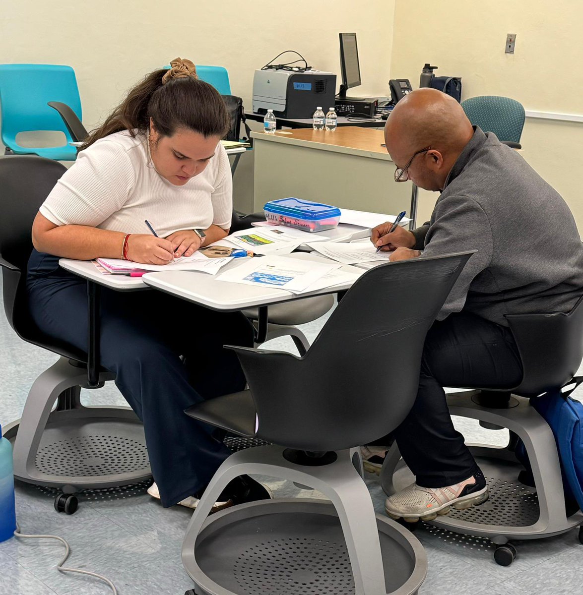 MDCPSSci's tweet photo. Our middle school science 𧬠teachers @MDCPSNorth ICADS are interacting with our Carbon Cycle Stations while discussing learning styles.
#EnhancingK12ScienceMDCPS
@AileenVega123 @WendyForteza @DaneMDCPS @NestorEMarcia @MDCPSSTEAM @MDCPSAcademics @LulyTeach123 @Rivera9628 https://t.co/1RpxtVx0cW