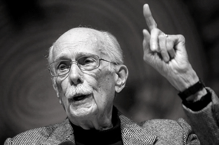 “A luta pela justiça social começa por uma reivindicação do tempo: ‘eu quero aproveitar o meu tempo de forma que eu me humanize’.”
 
Antonio Candido