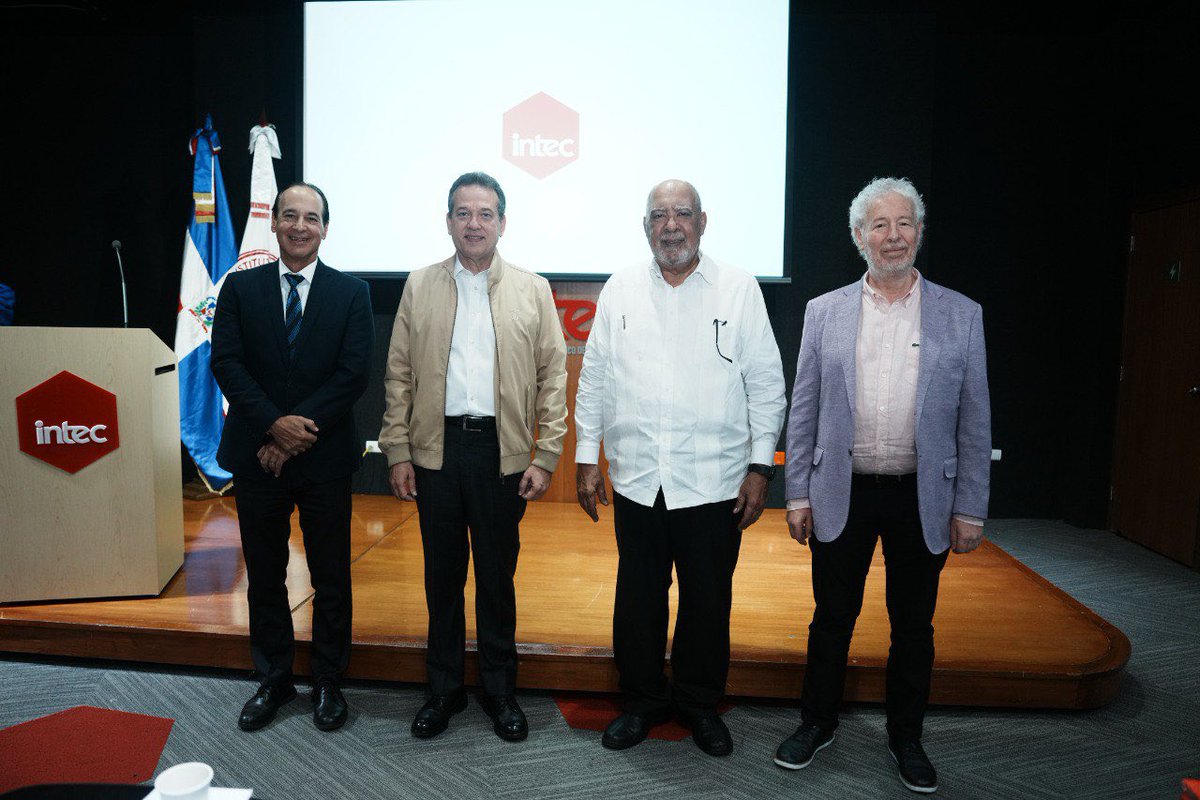 itobisono's tweet photo. ¡Seguimos promoviendo la capacitación en el área de semiconductores en nuestro país!🇩🇴💪🏼

Junto al rector Julio Sánchez Mariñez y el Dr. Víctor Grimblatt, director ejecutivo de R&D Engineering en el Design Technology Group de @Synopsys, dimos inicio al Bootcamp de Diseño de Circuitos Integrados Digitales, impartido por @Synopsys en las instalaciones de @intecrd.