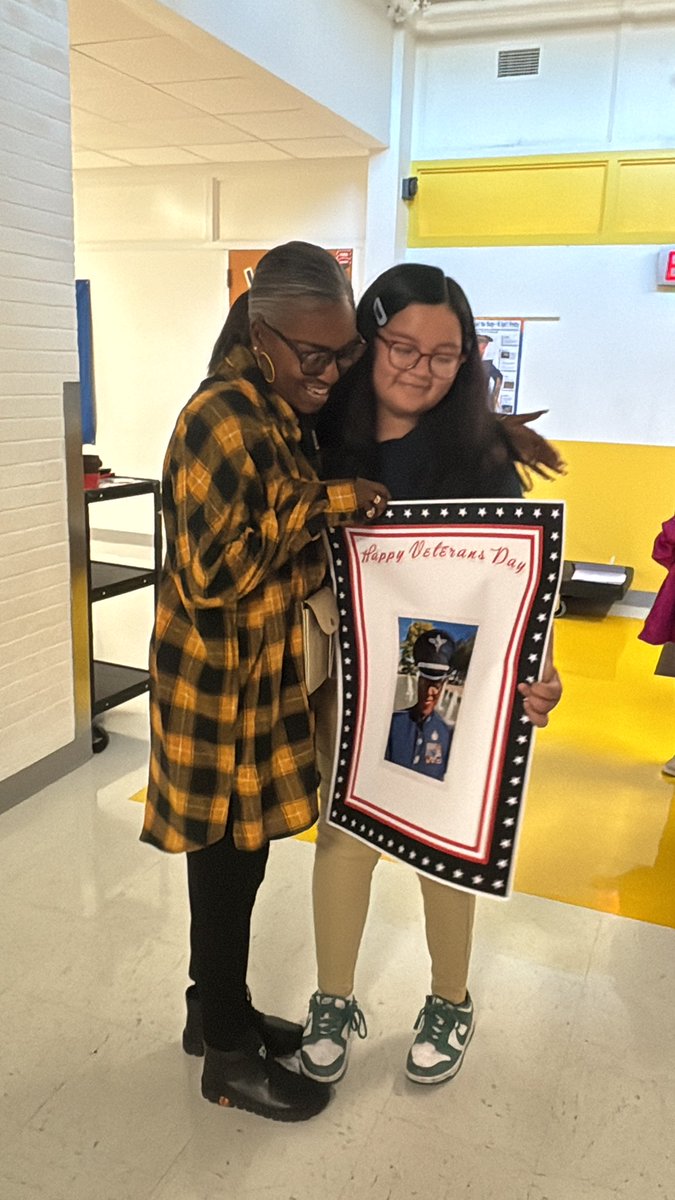SilbersteinES's tweet photo. Happy Veterans Day, Ms. Stevens! 🇺🇸
#VeteranDay
#musicteacher
@tangaytan
@REHdz79
@MRamirezDISD https://t.co/Ogr8FTG2uZ