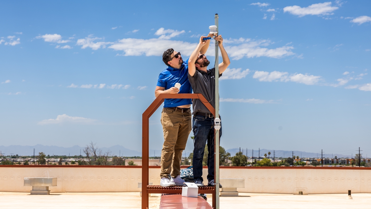 SSEBE@ASU (@ssebeatasu) on Twitter photo A roof coating from <a href="/ASUEngineering/">ASU Ira A. Fulton Schools of Engineering</a> and <a href="/SSEBEatASU/">SSEBE@ASU</a> spinout <a href="/en_koat/">EnKoat</a> halts the #heat in several ASU buildings. The company is collaborating with ASU and <a href="/SRPconnect/">Salt River Project</a> for a two-year study to track temperatures and energy costs. ow.ly/gWtf50U2LC1 ☀️ #ASUResearch A roof coating from <a href="/ASUEngineering/">ASU Ira A. Fulton Schools of Engineering</a> and <a href="/SSEBEatASU/">SSEBE@ASU</a> spinout <a href="/en_koat/">EnKoat</a> halts the #heat in several ASU buildings. The company is collaborating with ASU and <a href="/SRPconnect/">Salt River Project</a> for a two-year study to track temperatures and energy costs. ow.ly/gWtf50U2LC1 ☀️ #ASUResearch
