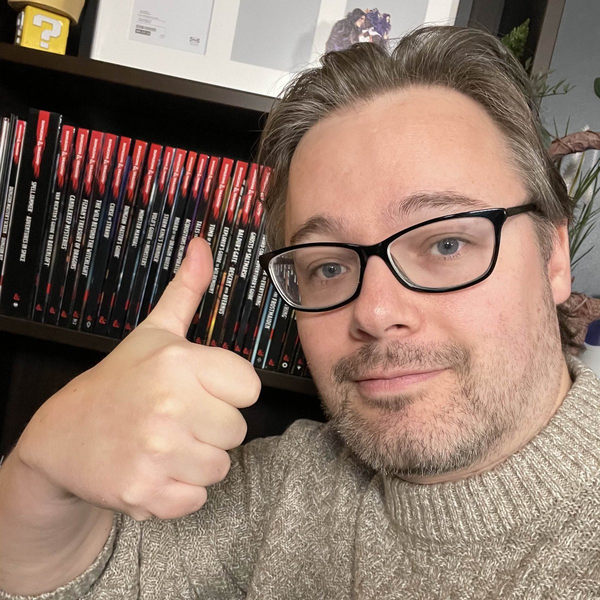 Just a casual #dnd reminder from a certified D&amp;D professional that in the new 2024 PHB, Cthonic Tieflings can have Yugoloth traits, which includes the Arcanaloth, a fox demon with big fluffy ears and tail.

You can make furry-esq Tieflings 100% cannon and RAW.

Just FYI.🐰🦊👍