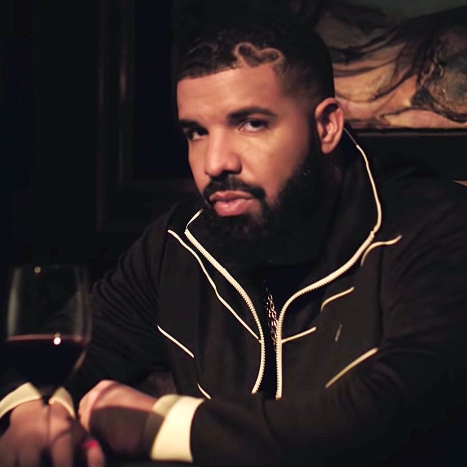 PopBase's tweet image. Billboard names Drake the 4th greatest pop star of the 21st century.