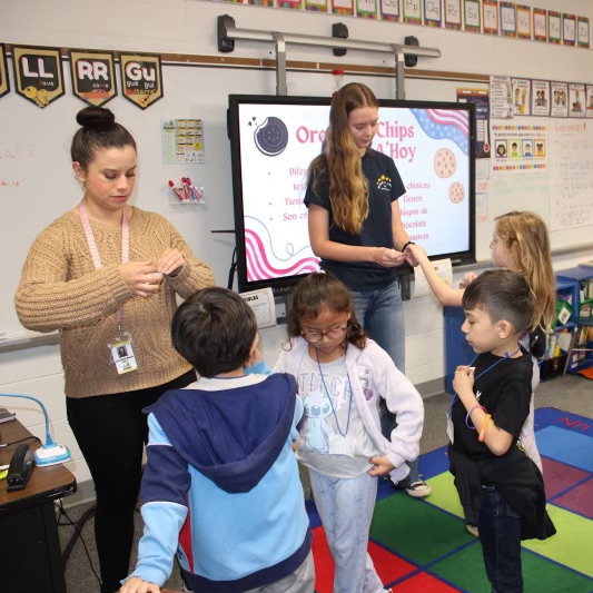 ChathamCoSch's tweet photo. Mr. Lupoli's Spanish IV class from @NHSChargers prepared and delivered lessons in Spanish to our dual-language classrooms at @North_Chatham. The Spanish IV class is currently learning about bilingual education in the world! #OneChatham #AllN https://t.co/HwA3OtOs2I