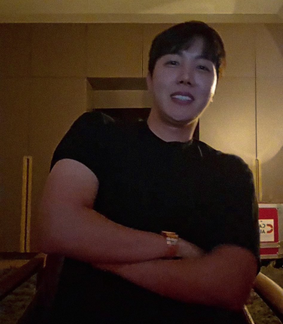 berrybts07's tweet photo. Stealing Hobi's pic's from twt
In every possible way just bcoz I have attending my dam classes while my phone is on DND😑
Sry I won't apologize to anyone 😭😭 https://t.co/2gPj5kxjGZ