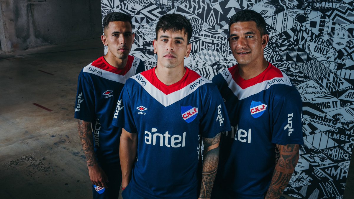 💯 Porque 100 años no se cumplen todos los días, celebramos el centenario de <a href="/umbro/">Umbro</a> con esta camiseta edición limitada