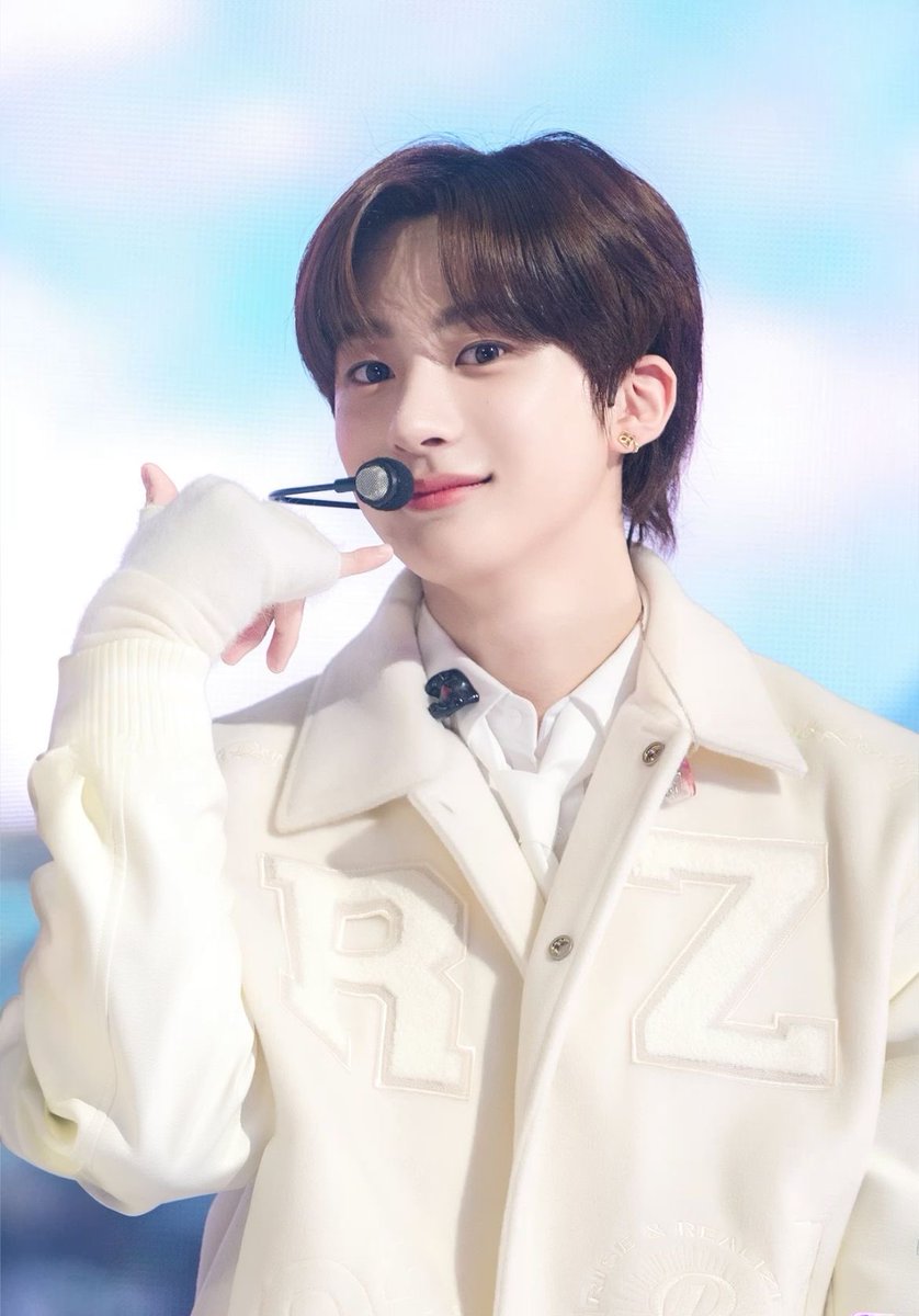 하얗고 맑고 뽀용하고 몽글한 앤톤이가 참 좋다..