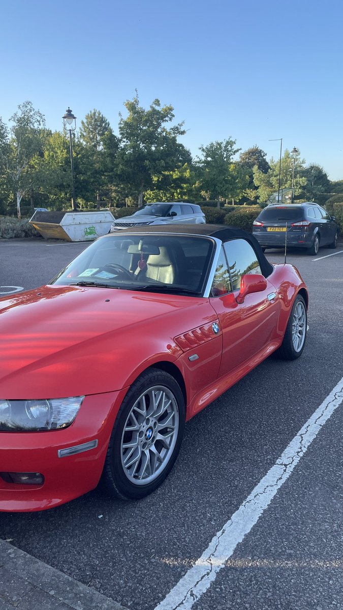 Cesonia59cars's tweet photo. Spotted a BMW Z3 —still such a sharp-looking car! Classic design that never gets old. #BMWZ3 #ClassicCars #Roadster #CarSpotting #DrivingLegend #BMW #CarEnthusiast https://t.co/FD8N4FBOD0