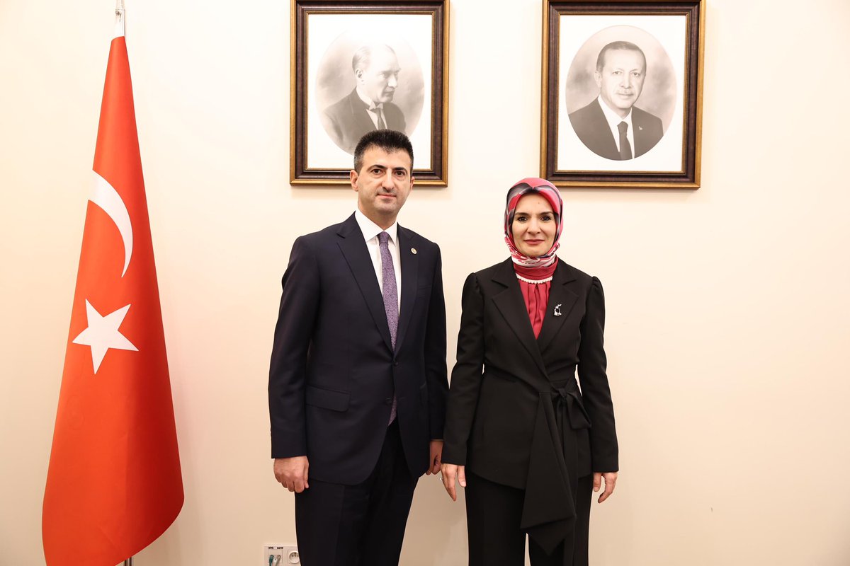 Mehmet Ali Çelebi (@celebimehmeta) on Twitter photo Aile ve Sosyal Hizmetler Bakanımız Sn.Mahinur Özdemir Göktaş ile şehit ailelerimiz, gazilerimiz, TMSY gazilerimizin talep ve beklentilerine dair
görüşme gerçekleştirdik.
Kendisine misafirperverliği için teşekkür eder başarılar dilerim.
<a href="/MahinurOzdemir/">Mahinur Özdemir Göktaş</a> <a href="/TmsyGaziler/">T.M.S.Y GAZİ SAYILMAYANLAR</a> Aile ve Sosyal Hizmetler Bakanımız Sn.Mahinur Özdemir Göktaş ile şehit ailelerimiz, gazilerimiz, TMSY gazilerimizin talep ve beklentilerine dair
görüşme gerçekleştirdik.
Kendisine misafirperverliği için teşekkür eder başarılar dilerim.
<a href="/MahinurOzdemir/">Mahinur Özdemir Göktaş</a> <a href="/TmsyGaziler/">T.M.S.Y GAZİ SAYILMAYANLAR</a>