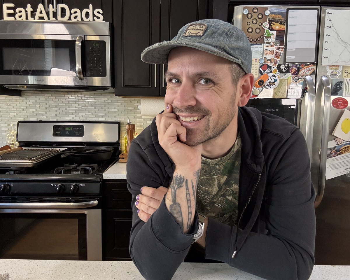 Live making COOKIES (until like 3:30 ET) See you in chat?