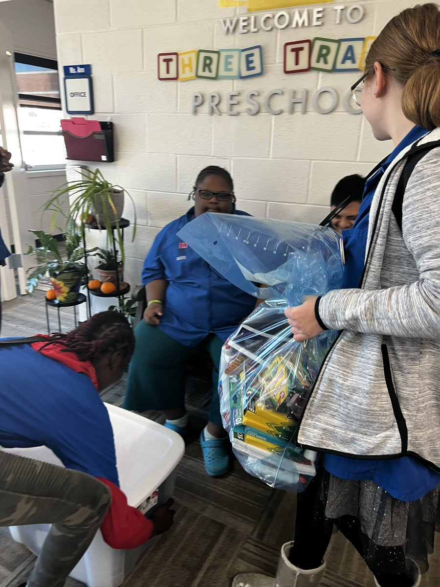 RaytownHigh's tweet image. Thank you to Three Trails Preschool and Principal Ann Hudgens for providing our LIFE U students with school supplies! #R-Town