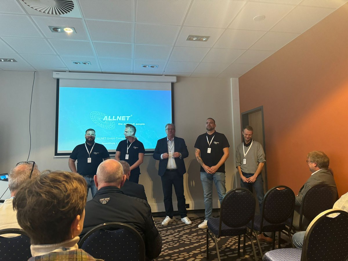 ALLNETGmbH's tweet image. Unsere neue ALLNET Niederlassung in Saarlouis hat heute ihre Türen geöffnet! 🎉

Vielen Dank an alle, die heute dabei waren. Wir freuen uns über den tollen Start und auf eine erfolgreiche Zusammenarbeit! 🚀

#ALLNET #Saarlouis #Neueröffnung #TheNetworkPeople #VAD