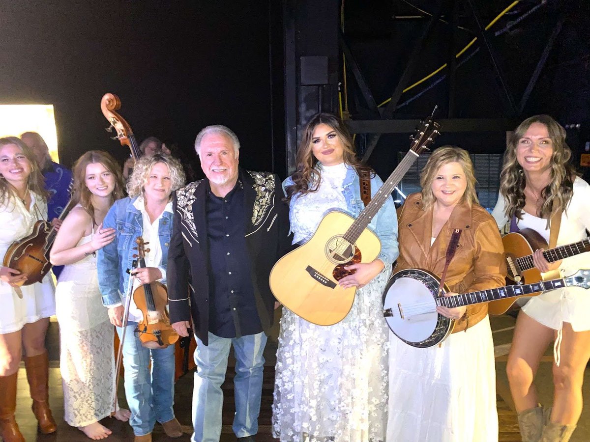 Gene Watson (@genewatsonmusic) on Twitter photo As a member of the <a href="/opry/">Grand Ole Opry</a>, I look forward to every visit besides the honor of standing on that sacred stage, I enjoy the opportunity to meet many artists I might not encounter otherwise and to visit with dear friends. Read more in this week's news. genewatsonmusic.com/opry-moments/ As a member of the <a href="/opry/">Grand Ole Opry</a>, I look forward to every visit besides the honor of standing on that sacred stage, I enjoy the opportunity to meet many artists I might not encounter otherwise and to visit with dear friends. Read more in this week's news. genewatsonmusic.com/opry-moments/