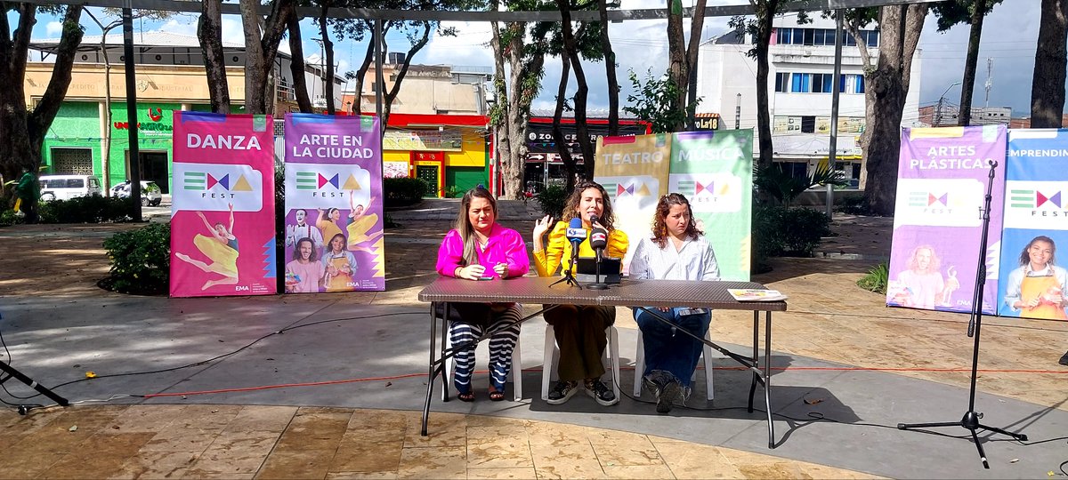 LaCulturalFM's tweet photo. 🎉 Hoy lanzamos el #EmaFest 2024🎶🖼️💃🕺 Del 9 al 30 de noviembre, vive música, artes plásticas, danza y teatro en Bucaramanga, ¡en zonas urbanas y rurales! 🌆🌳 No te pierdas las muestras culturales y la feria de emprendimientos. ¡Nos vemos! ✨ #CulturaViva @PauRamirezL @Maytaja https://t.co/N9mspimYEd