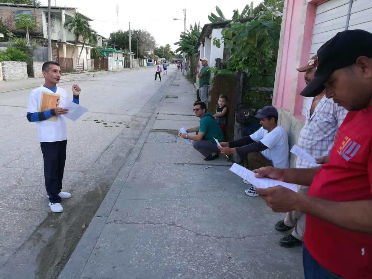 ProsaludHolguin's tweet photo. En el municipio Cacocum se realizan diferentes acciones de Pomoción y Educación para la salud para la prevención de las Arbovirosis, Enfermedades Diarreicas y Respiratorias agudas, y la Leptospira.

#Prosalud
#ProsaludHolguin https://t.co/OSiHyHEsbz