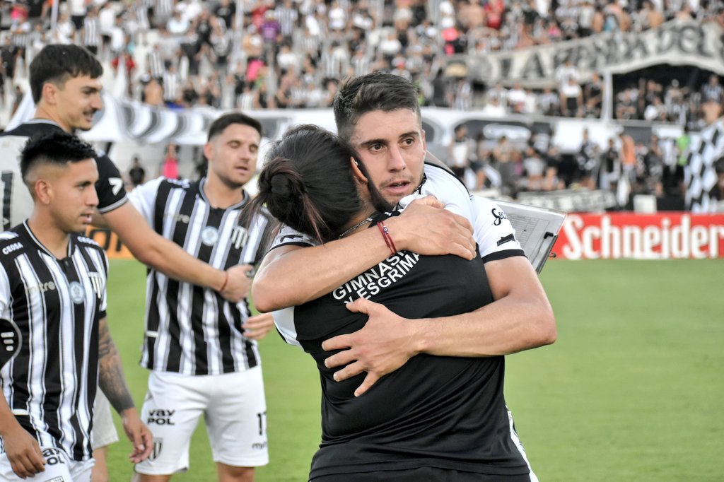 YamiCorreaOK's tweet photo. 🐺 No le hagas el juego fácil a los que quieren tu piel 🐺

¡VAMOS NOSOTROS! https://t.co/qpERYHnbgP