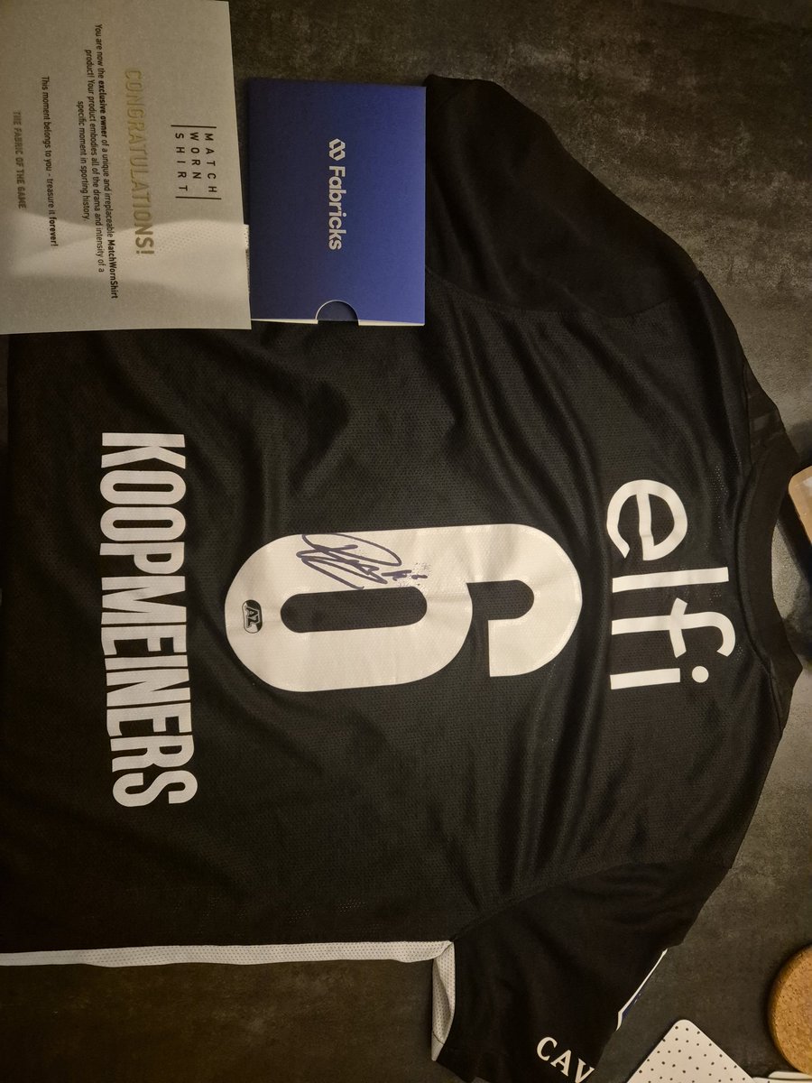 AZmaestroclasie's tweet photo. Geweldig! @MatchWornShirt #peerkoopmeiners https://t.co/zCDlMVMs10